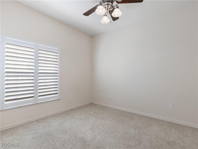 Building Photo - 10060 Lake Cove Dr