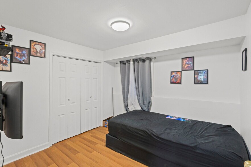 Building Photo - 5230 S Lockwood Ave