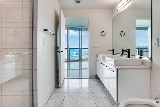 Building Photo - 888 Biscayne Blvd