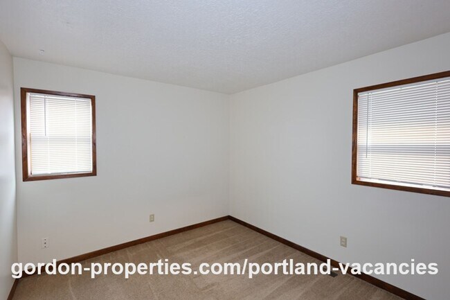 Building Photo - NE 94th Ave - Vintage Montavilla 2 bedroom house