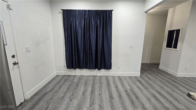 Building Photo - 5205 El Castano Ave