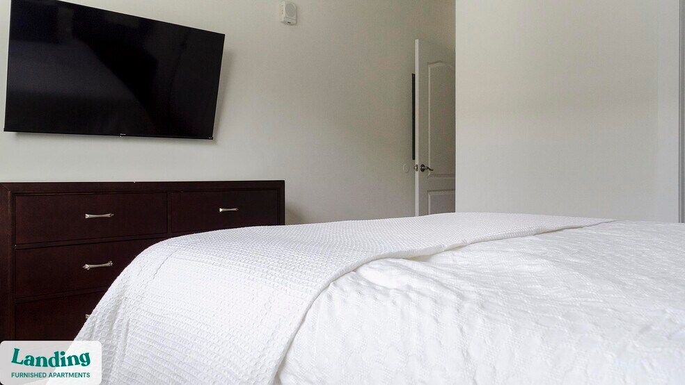 Building Photo - 901 Kelly Green Ln