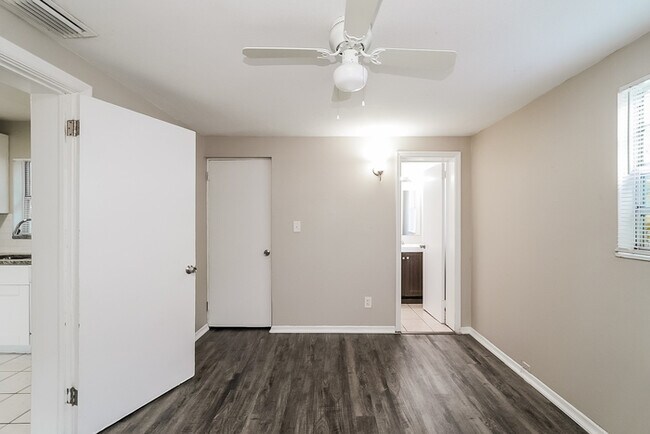 Building Photo - Welcoming 3-Bedroom Home in St. Petersburg, FL