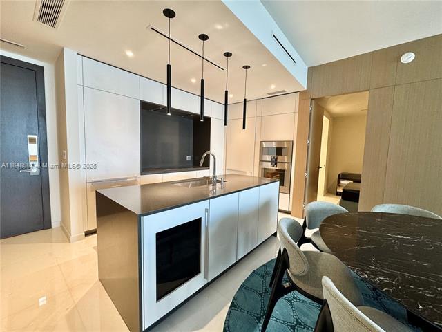 Building Photo - 300 Biscayne Boulevard Way