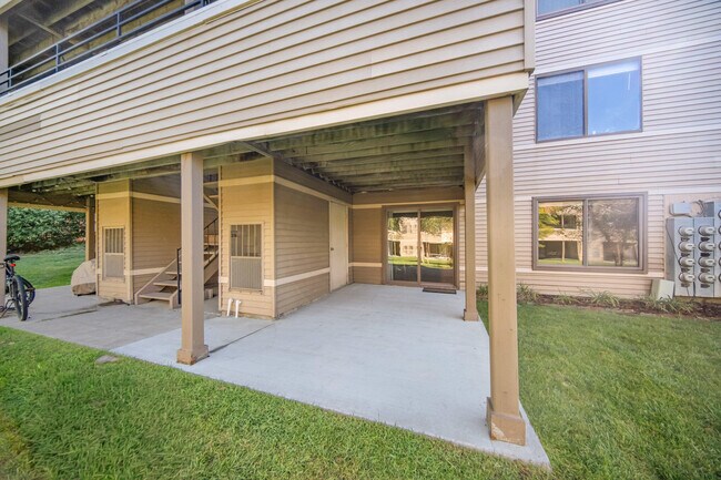 Building Photo - 275 Briarcrest Dr