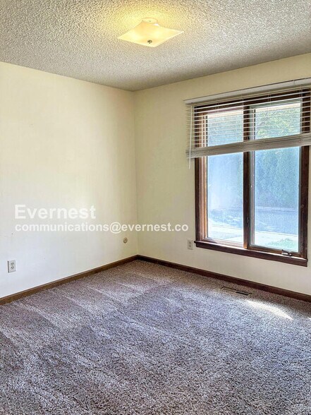 Building Photo - 2608 Leisure Dr