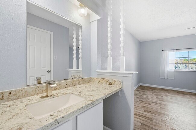 Building Photo - 8611 Sherrywood Dr