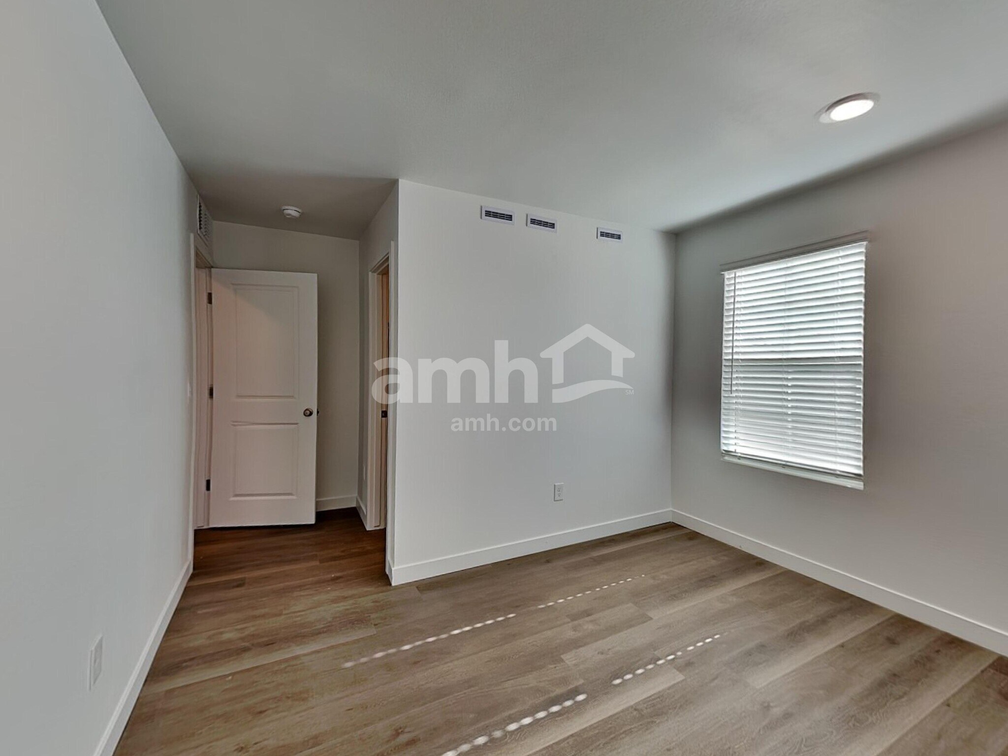 Building Photo - 18492 W Cottontail Ln