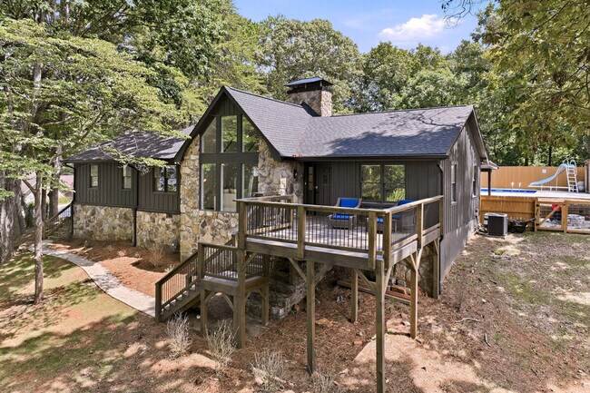 Building Photo - 4225 Twin Rivers Dr