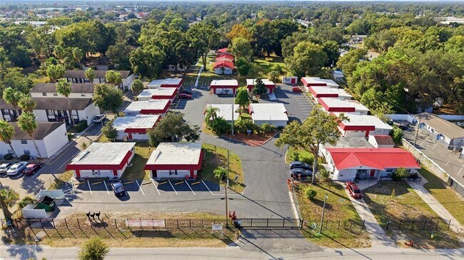 Building Photo - 1302 Morris Park