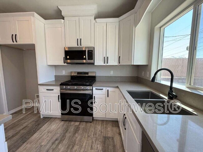 Building Photo - 1530 Jose Ave