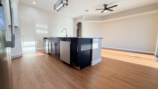 Building Photo - 4002 SW Jarmer Rd