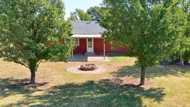 Building Photo - 603 Seminole Dr