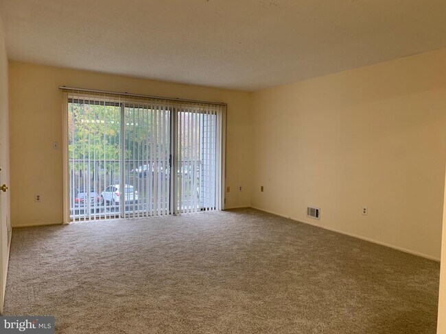 Building Photo - 57 Juniper Way