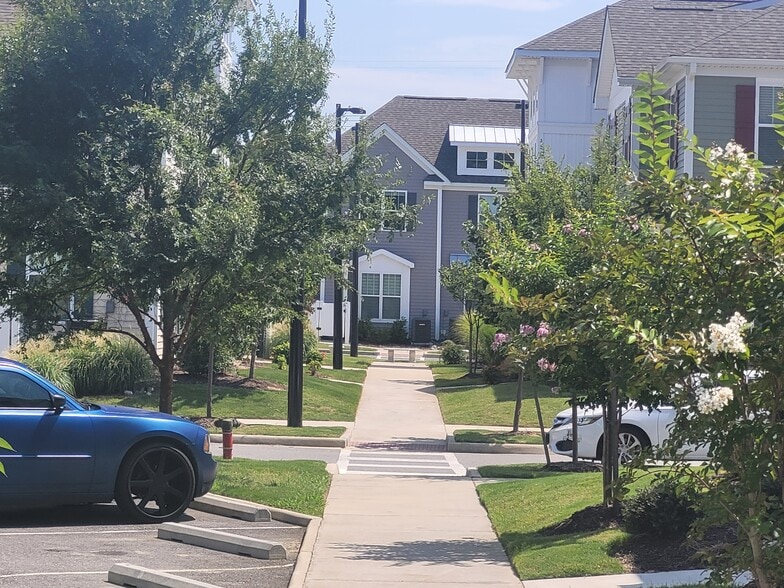 Building Photo - 408 Fishers Ct