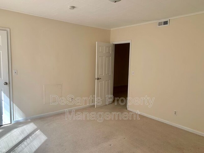 Building Photo - 3508 4th Ave