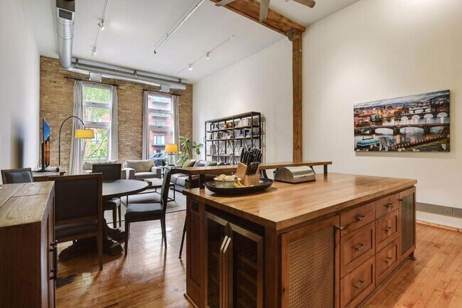 Building Photo - 801 N Washington Ave