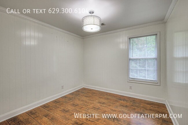 Building Photo - 5888 Woodlands Ave