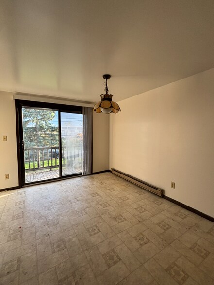 Building Photo - 21-25 Barton Ct