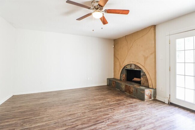 Building Photo - 3811 Broken Elm Dr
