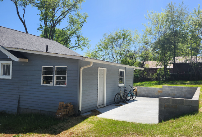 Building Photo - 137 Oakdale St