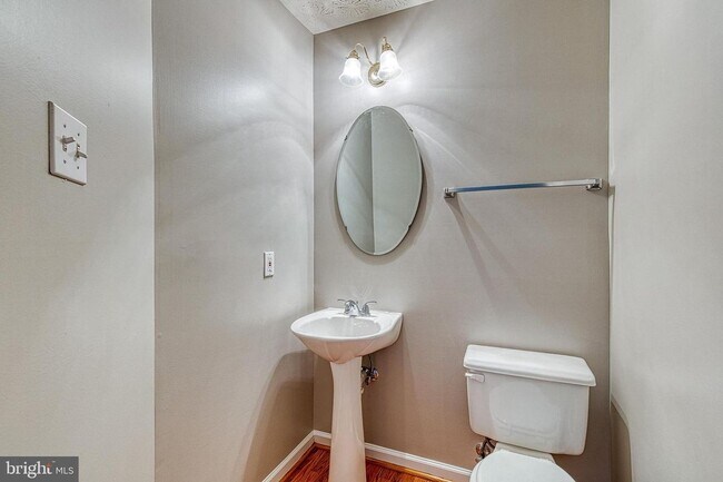 Building Photo - 27 Silver Birch Ct