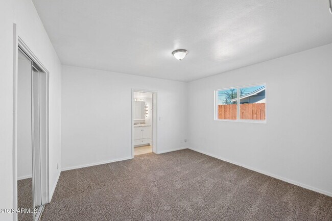 Building Photo - 7 S Catalina St