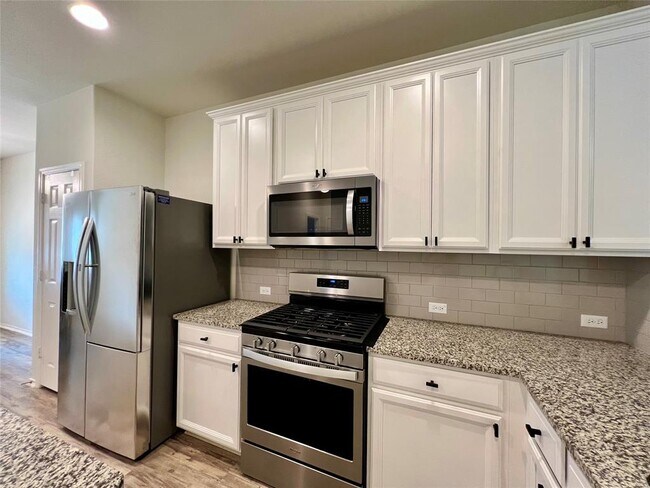 Building Photo - 220 Pepperbark Loop