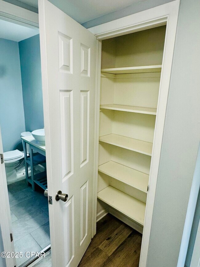 Building Photo - 1606 Fairland Ave