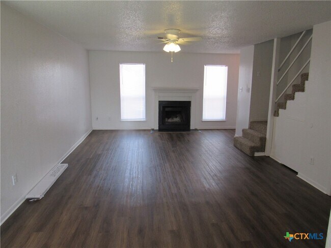 Building Photo - 2603 Bermuda Dr