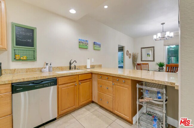 Building Photo - 78225 Cabrillo Ln