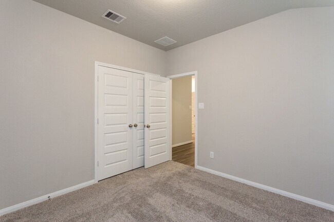 Building Photo - 6915 Lebec Dr