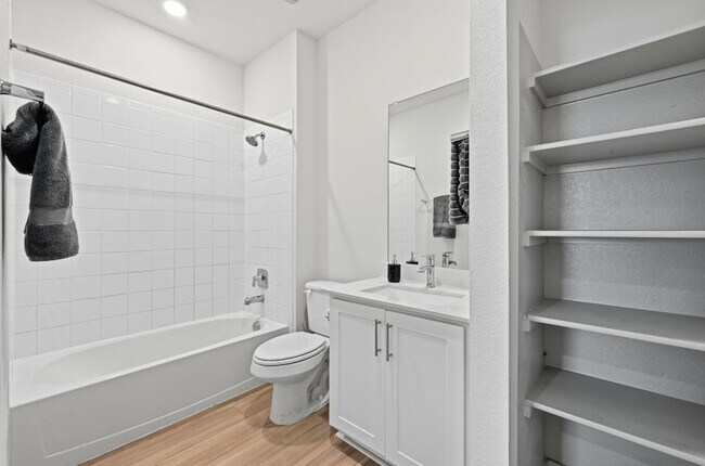 Building Photo - 526 Millbrook Blvd