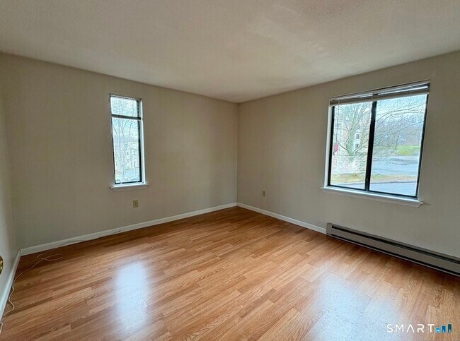Building Photo - 70 Burgundy Hill Ln