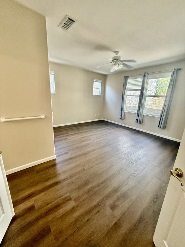 Building Photo - 596 Eskaton Cir