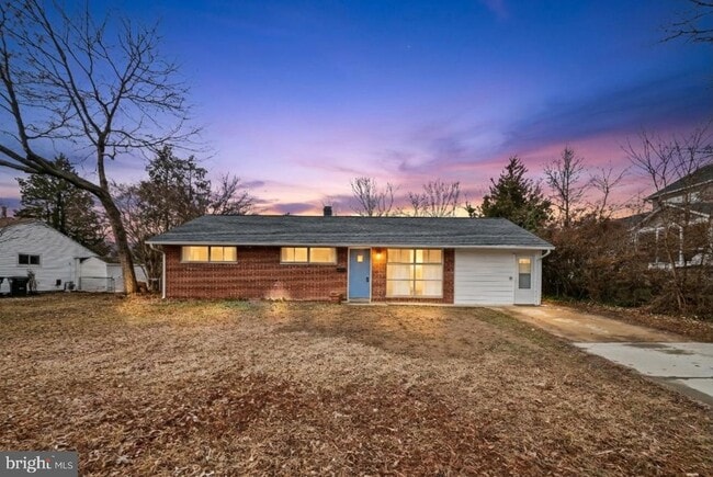 Building Photo - 4512 Lark Ln