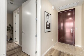 Building Photo - 4575 Dean Martin Dr