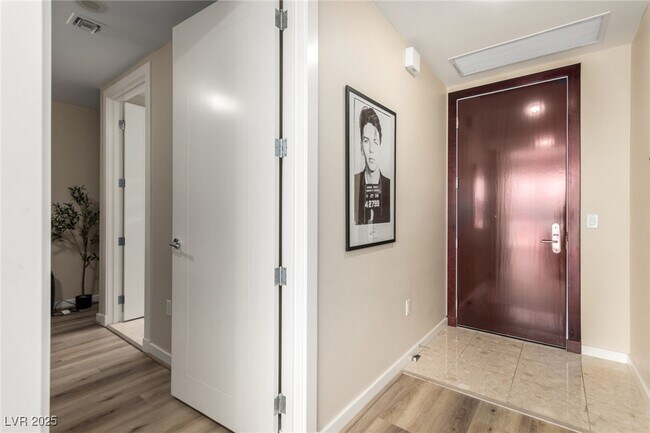 Building Photo - 4575 Dean Martin Dr