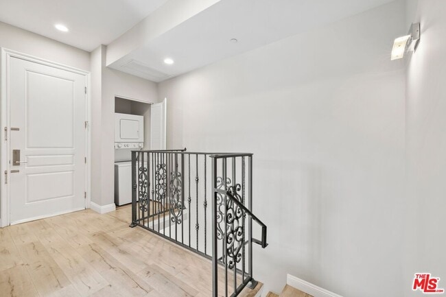 Building Photo - 11909 Laurelwood Dr