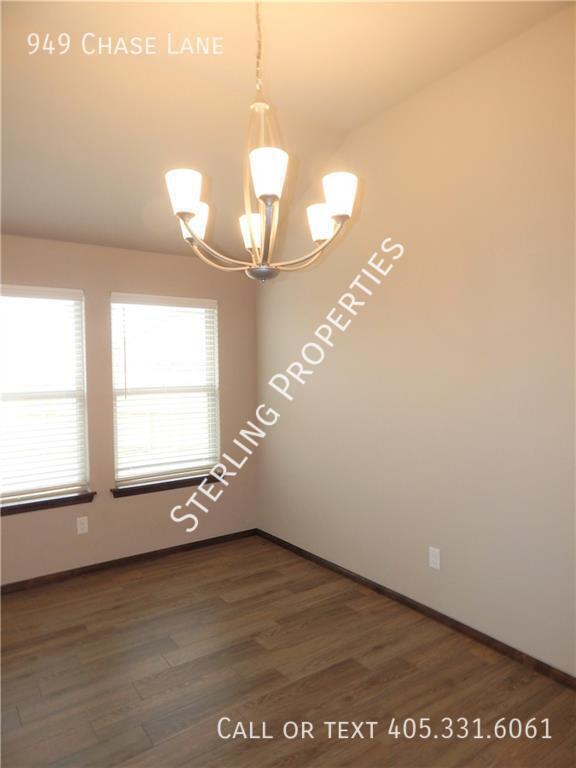 Building Photo - 949 Chase Ln