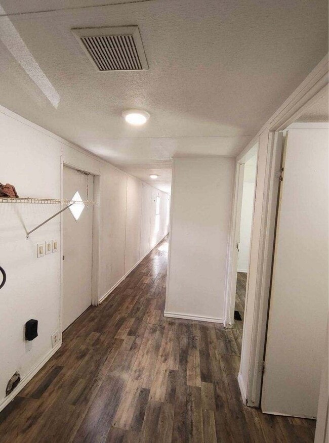 Building Photo - Cozy Retreat in Rusk, TX – Mobile Home for...