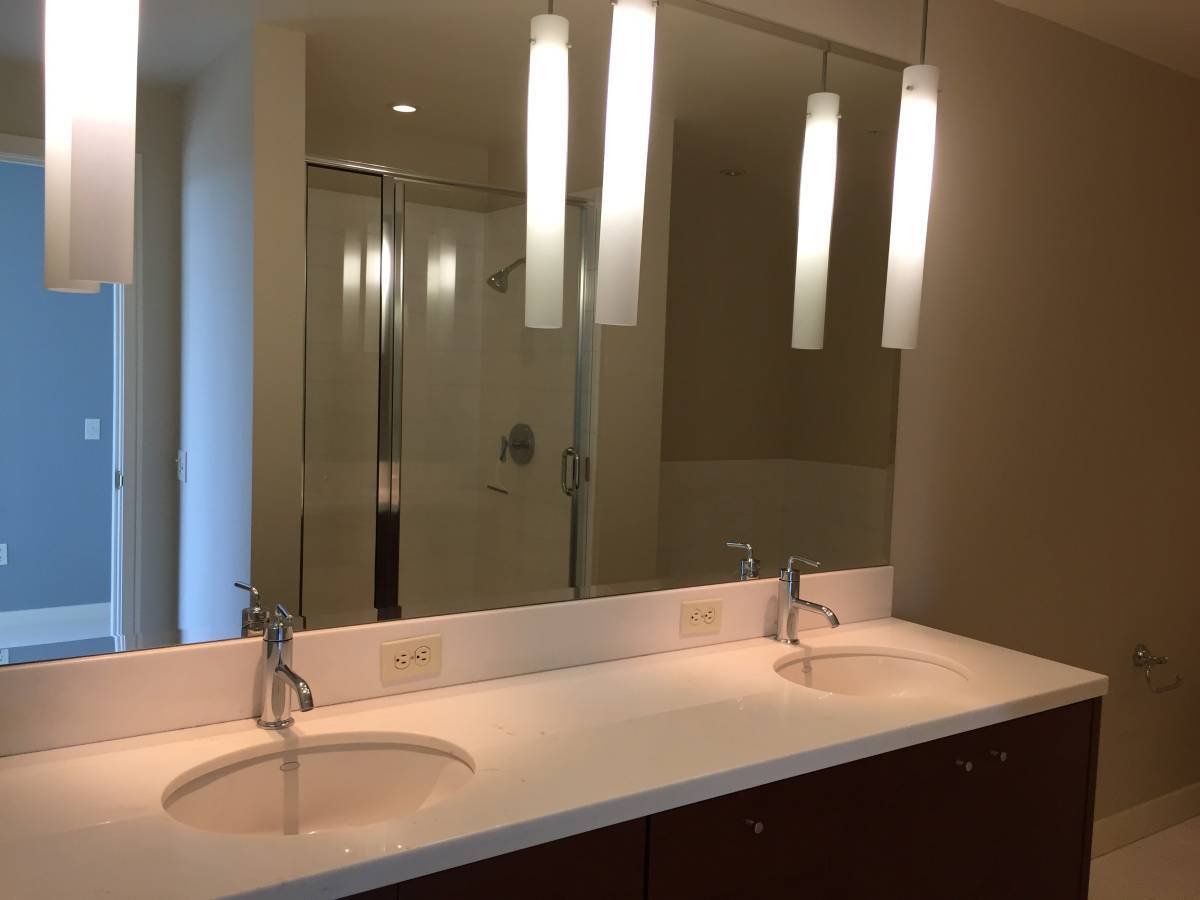 master bathroom - 3601 S River Pky
