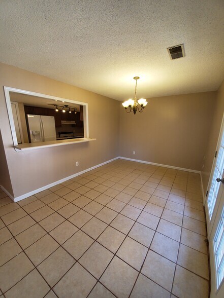 Building Photo - 4736 Cheshire Cir