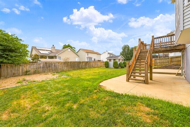 Building Photo - 5012 Joshua Dr