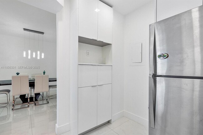 Building Photo - 1980 S Ocean Dr