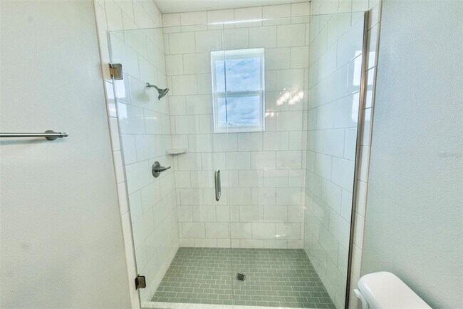 Building Photo - Executive 4/3 Rental