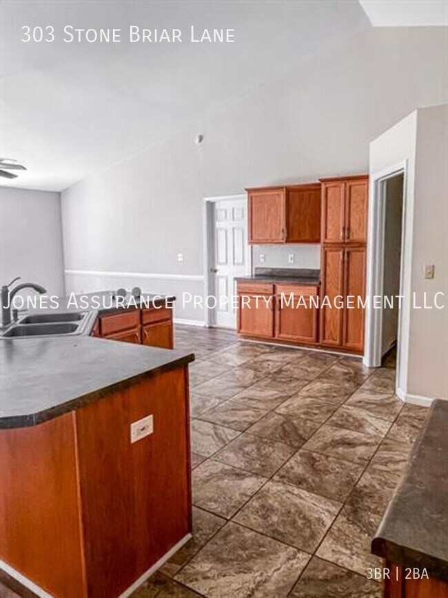 Building Photo - 303 Stone Briar Lane-