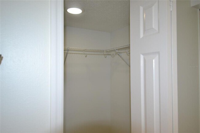 Building Photo - 161 Lakeside Dr