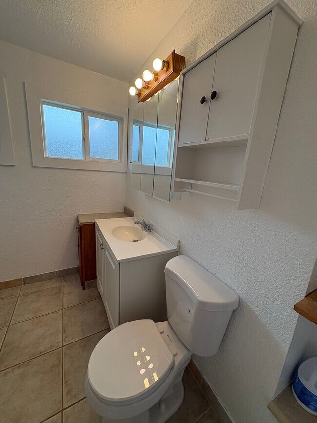 Building Photo - Rare 5 bedroom, 3 bath PET FRIENDLY HOUSE in KAILUA!