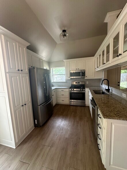 Building Photo - 103 North Point Dr